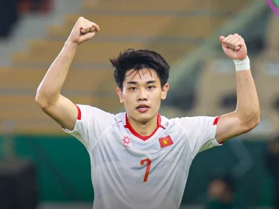 Bất ngờ: Đình Bắc nhận danh hiệu Vua phá lưới U23 châu Á ngay trên sân nhà, ông Trần Quốc Tuấn trao giải