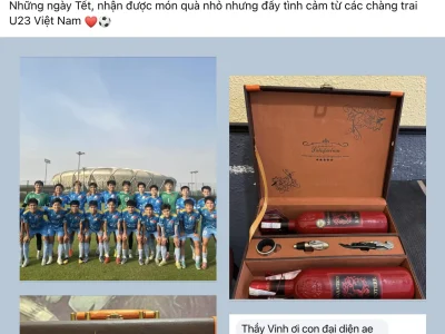 U23 Việt Nam gây bão MXH với món quà Tết đầy nghĩa tình gửi thầy cũ