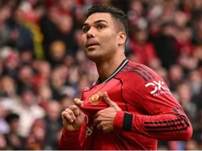 MU sắp ‘đau tim’ vì để Casemiro ra đi, Gareth Barry cảnh báo sai lầm khó cứu vãn