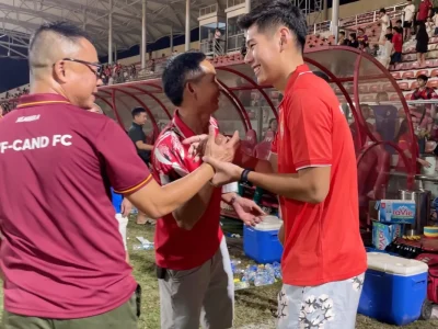 Hiểu Minh tươi cười rạng rỡ trở lại, cùng PVF-CAND ăn mừng sau chấn thương nặng