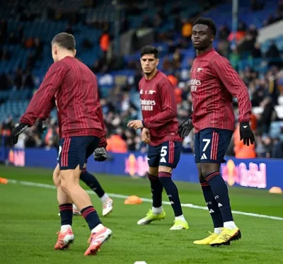 Sốc: Saka chấn thương phút chót, Arsenal chao đảo trước Leeds 1