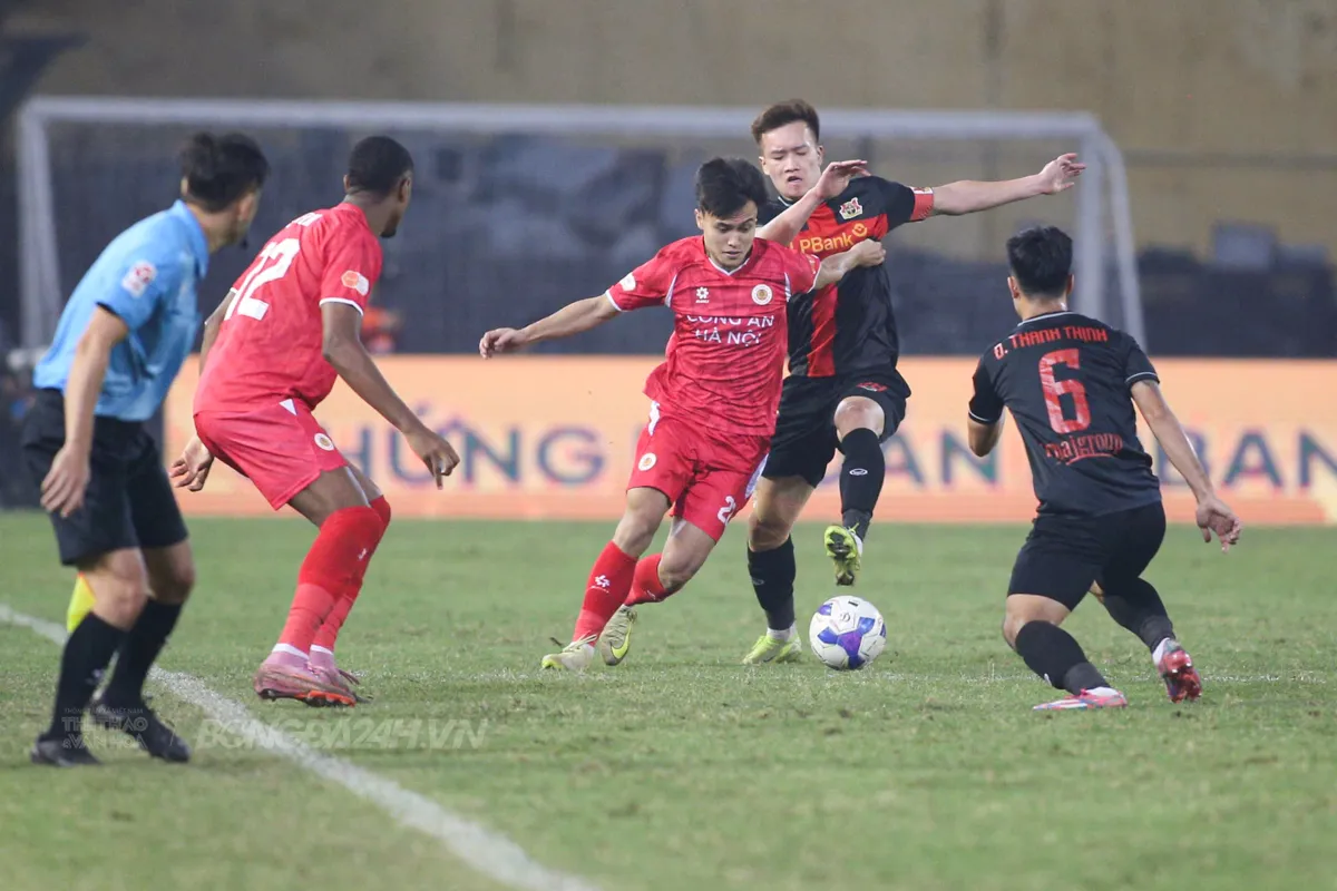 Dàn sao U23 Việt Nam đại chiến trong trận CAHN vs Ninh Bình 5