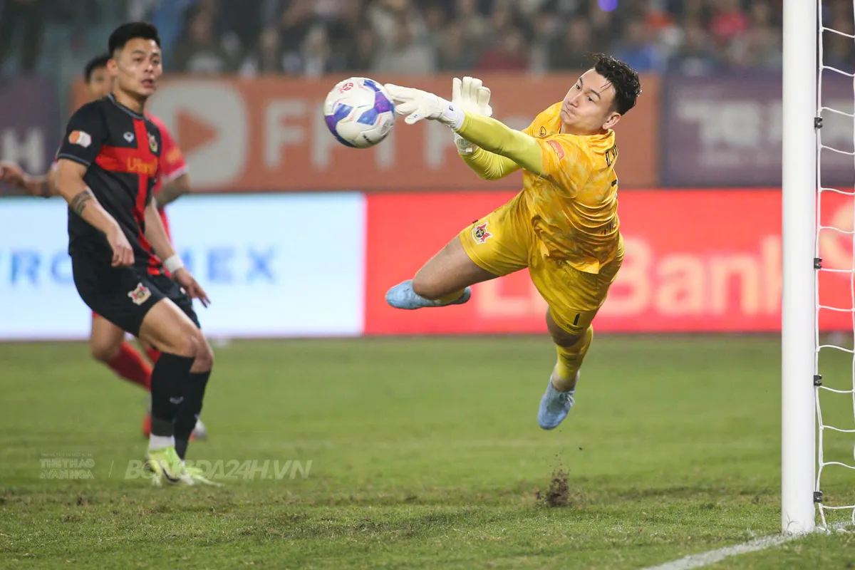 Dàn sao U23 Việt Nam đại chiến trong trận CAHN vs Ninh Bình 10